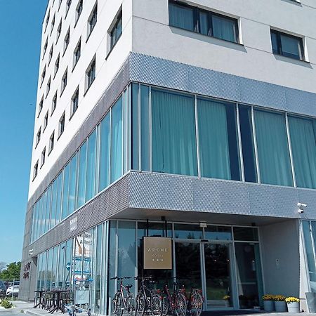 Arche Hotel Wroclaw Airport Екстер'єр фото