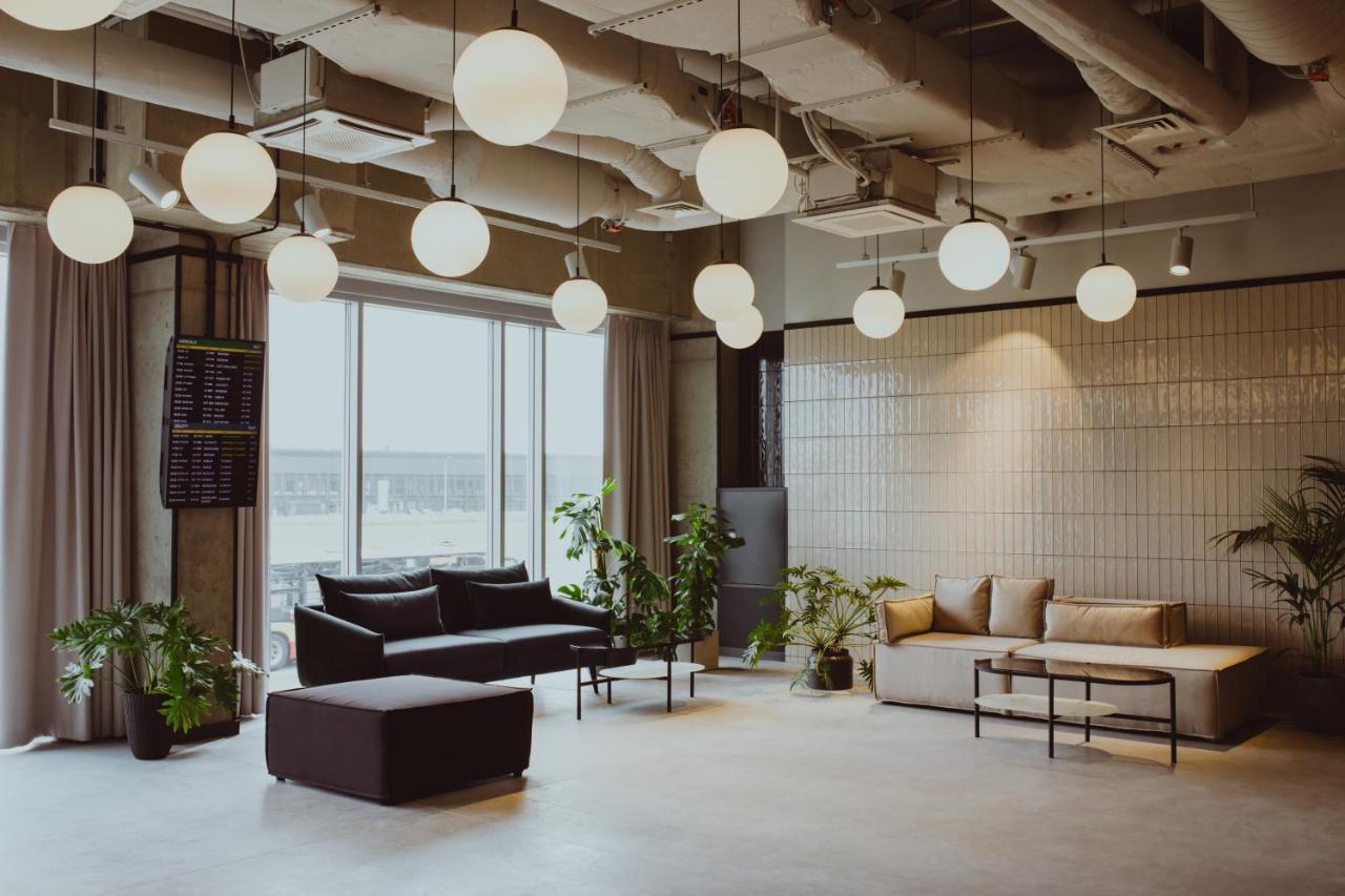 Arche Hotel Wroclaw Airport Екстер'єр фото
