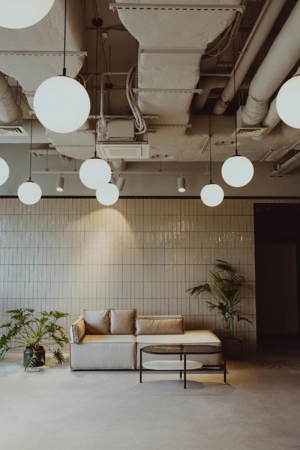 Arche Hotel Wroclaw Airport Екстер'єр фото
