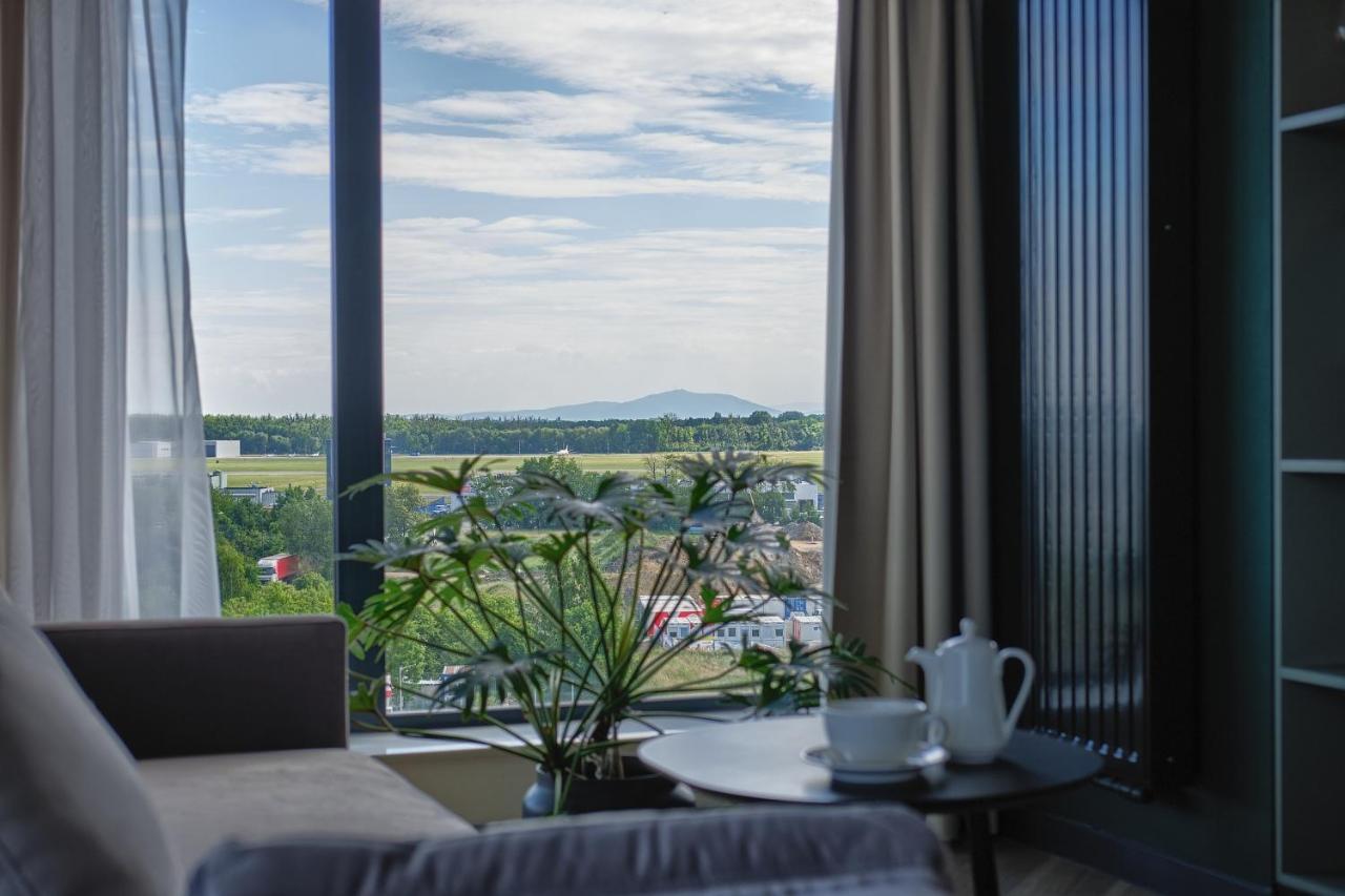 Arche Hotel Wroclaw Airport Екстер'єр фото