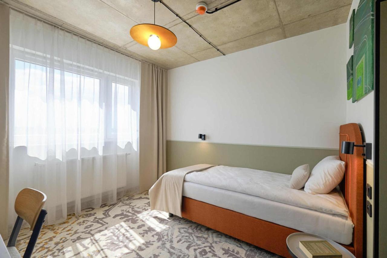 Arche Hotel Wroclaw Airport Екстер'єр фото