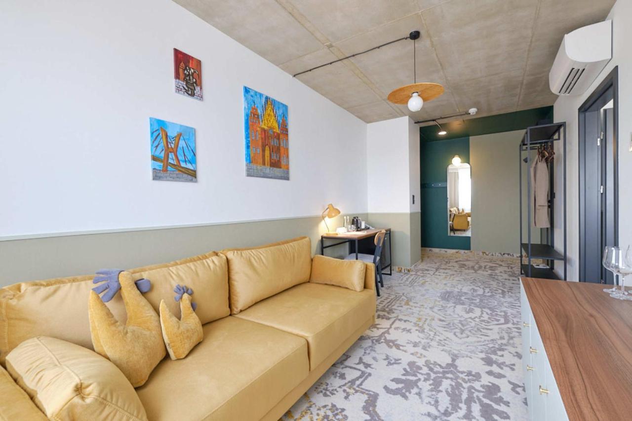 Arche Hotel Wroclaw Airport Екстер'єр фото