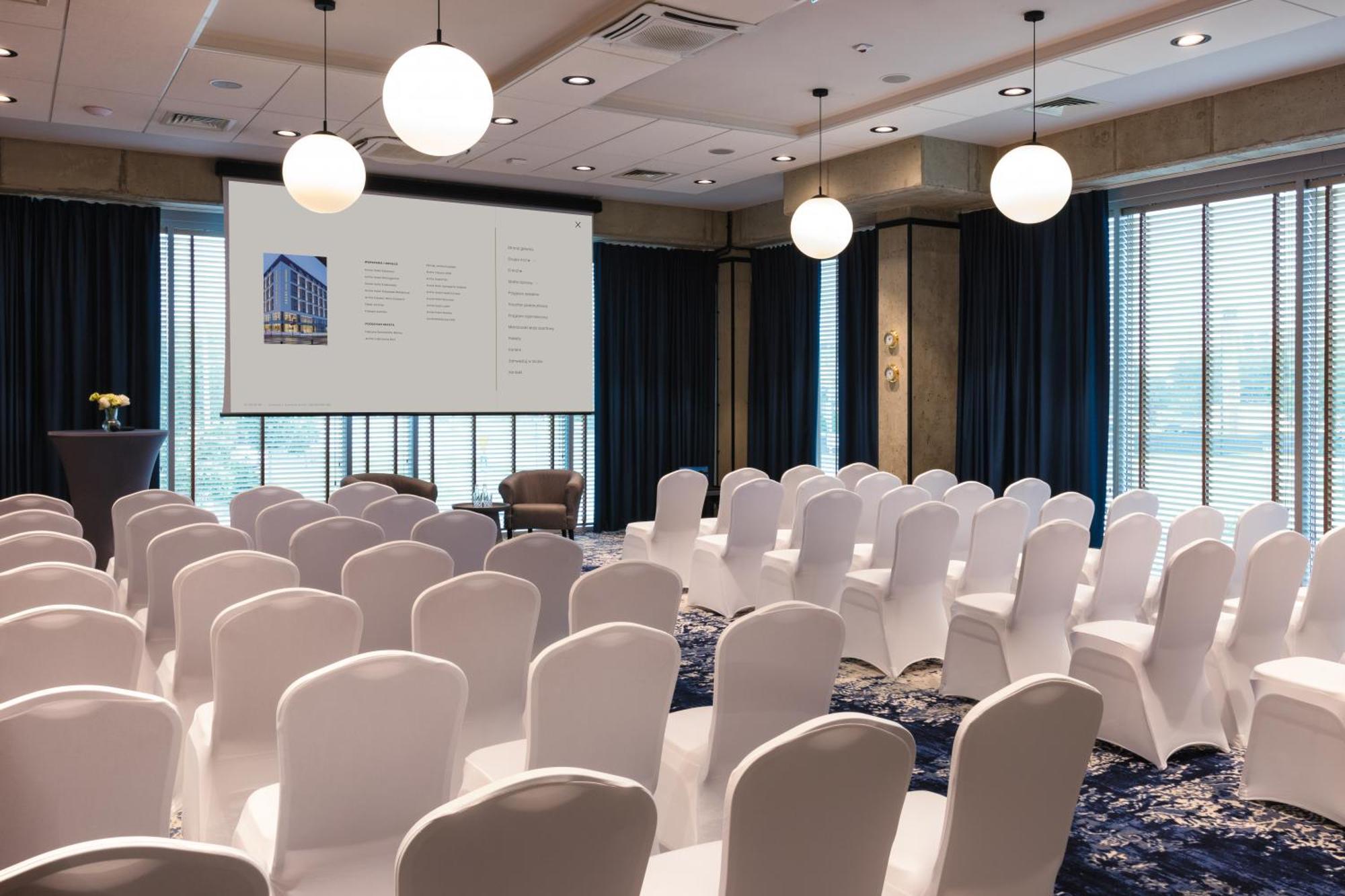 Arche Hotel Wroclaw Airport Екстер'єр фото