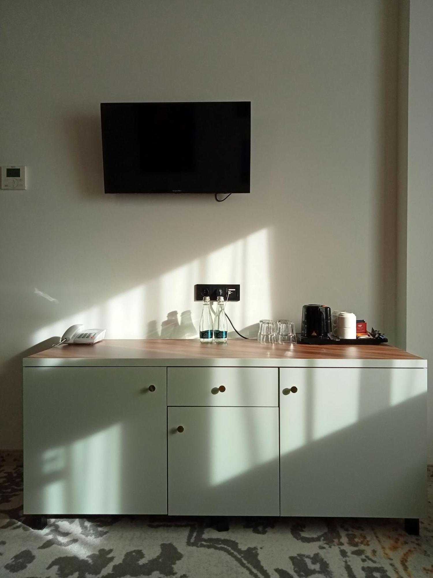 Arche Hotel Wroclaw Airport Екстер'єр фото